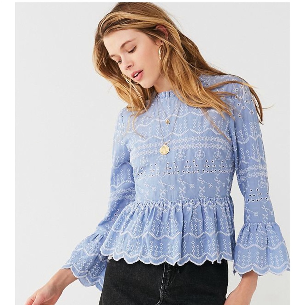 Eyelet top